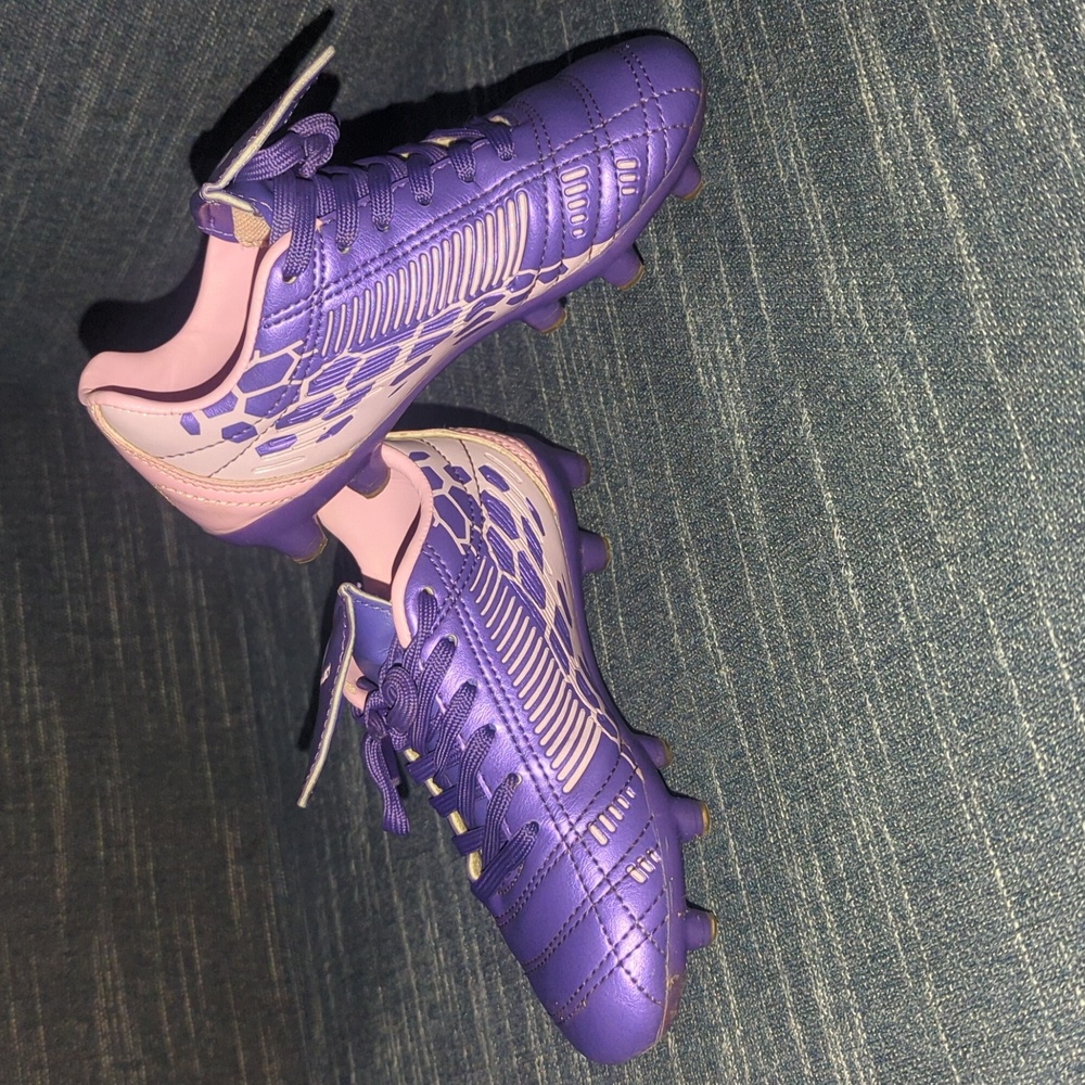 Girls dream pairs soccer cleats size 11